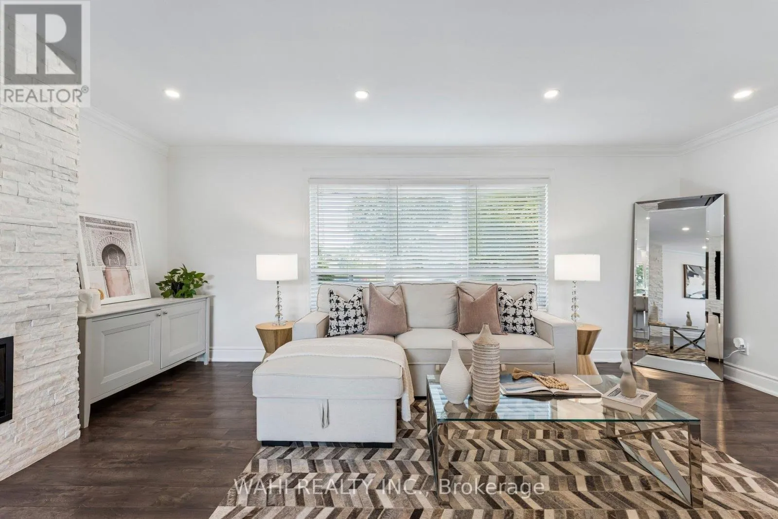 39 NANWOOD DRIVE