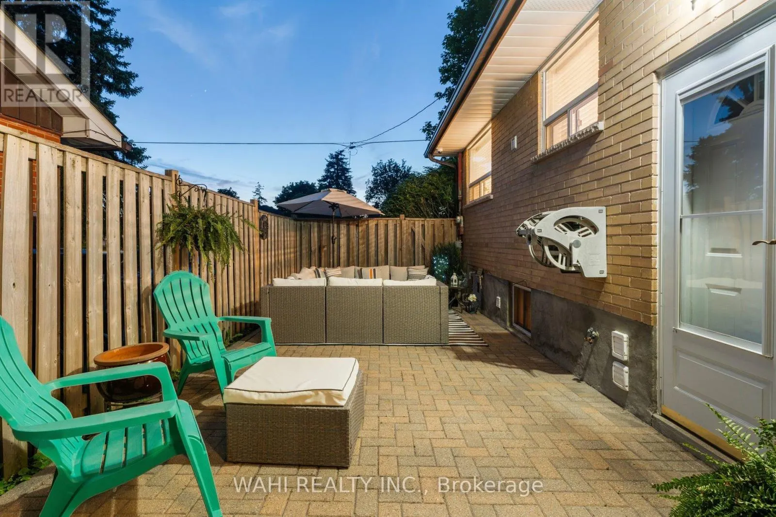 39 NANWOOD DRIVE