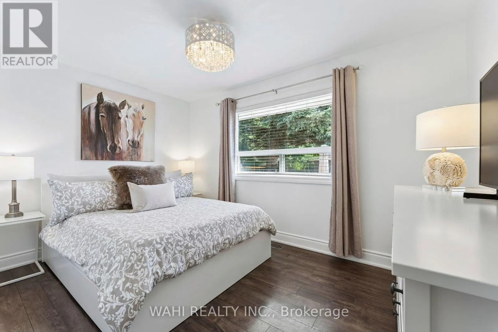 39 NANWOOD DRIVE