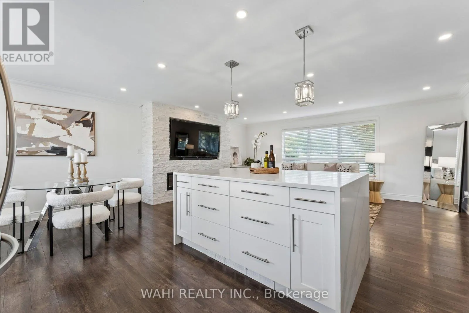 39 NANWOOD DRIVE