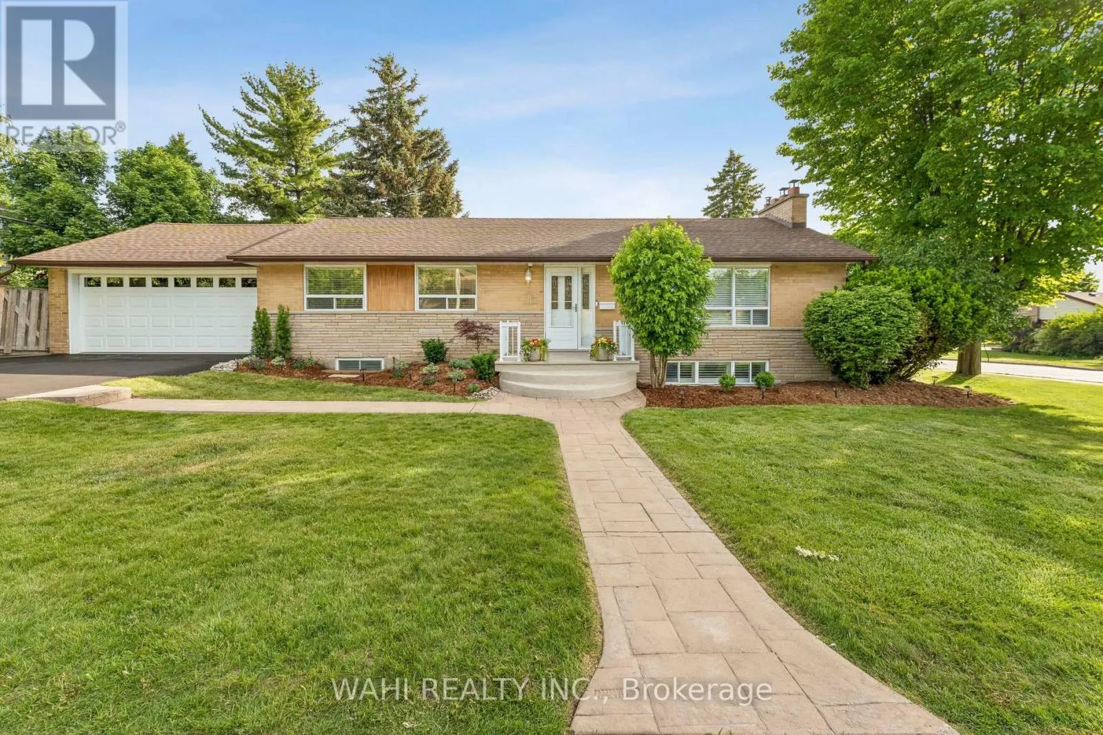 39 NANWOOD DRIVE