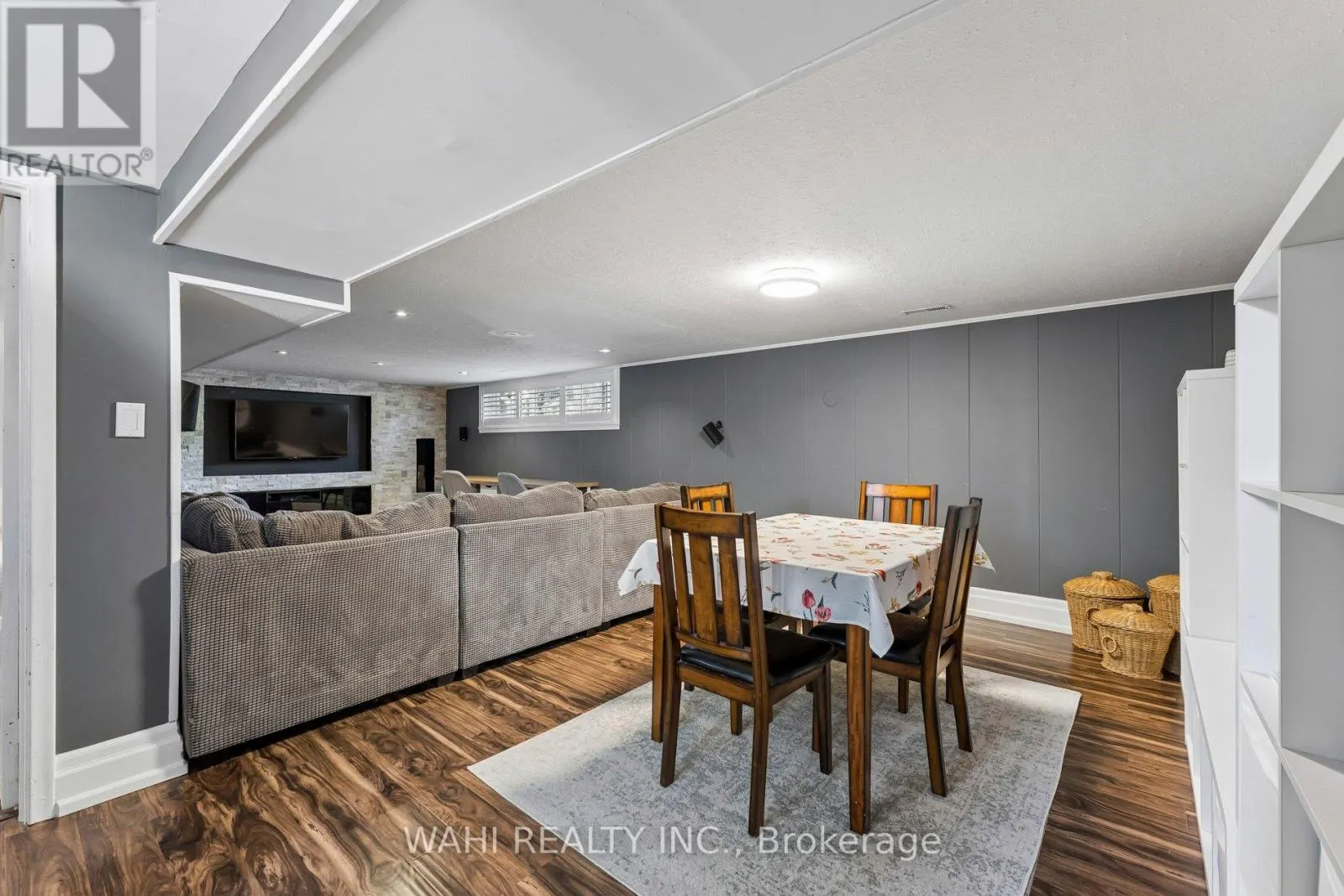39 NANWOOD DRIVE