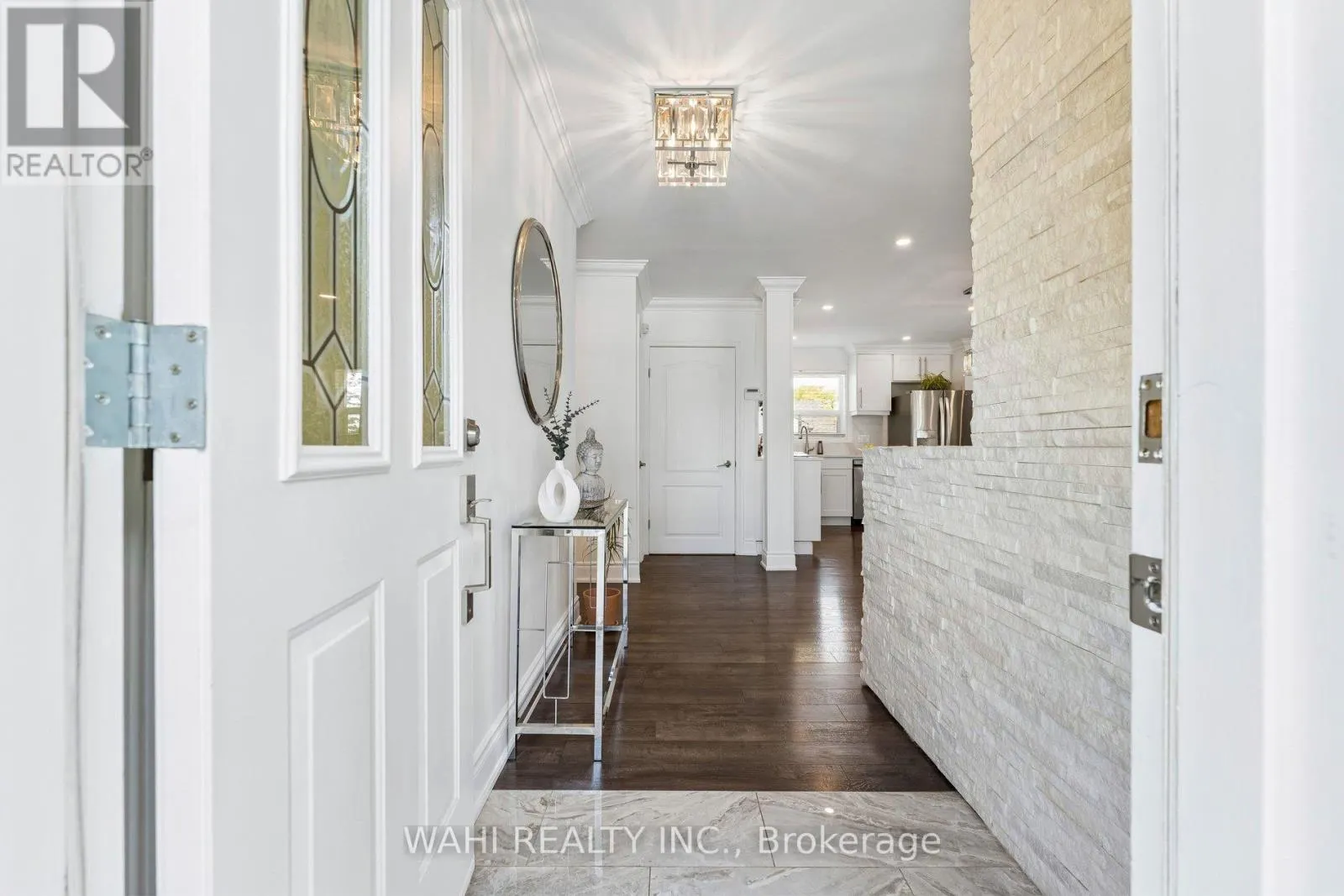39 NANWOOD DRIVE