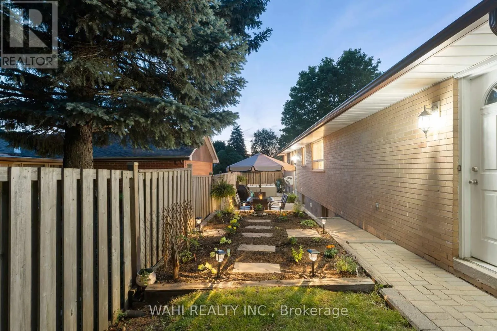 39 NANWOOD DRIVE