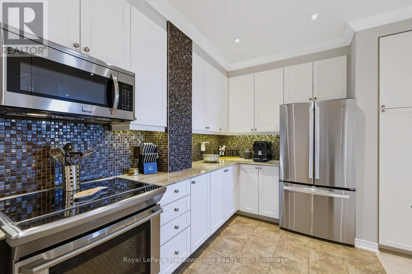 301 - 33 WHITMER STREET #301