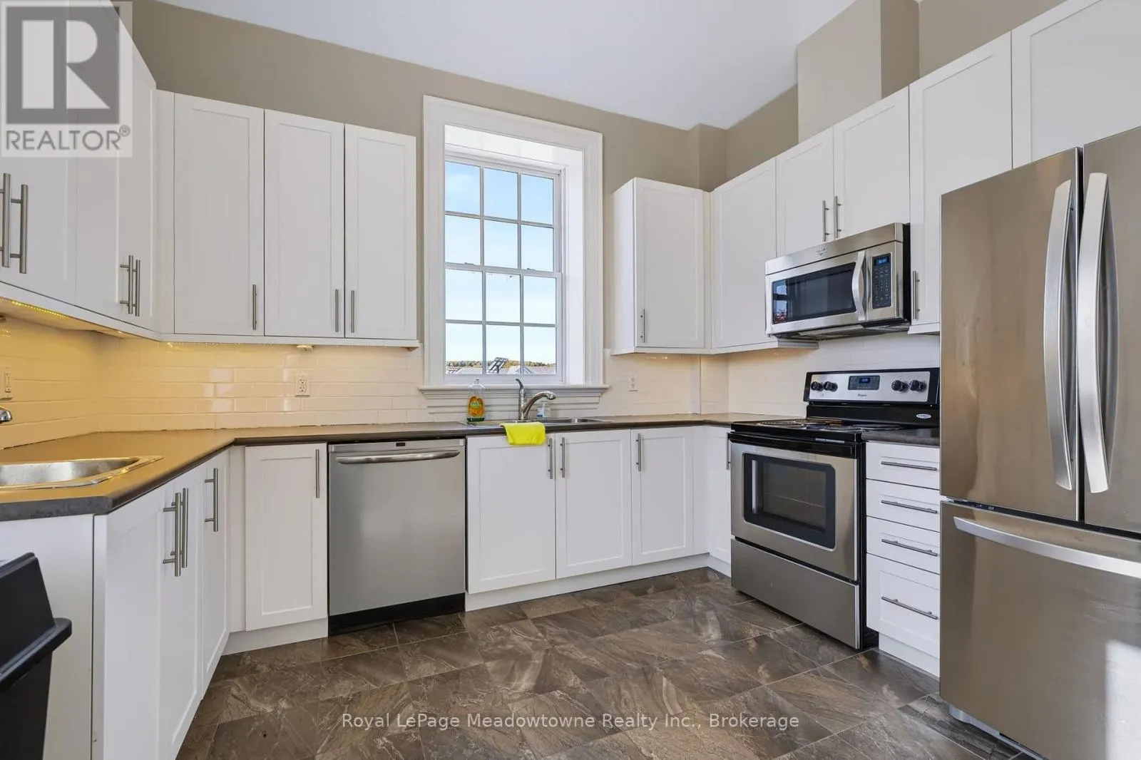 301 - 33 WHITMER STREET #301