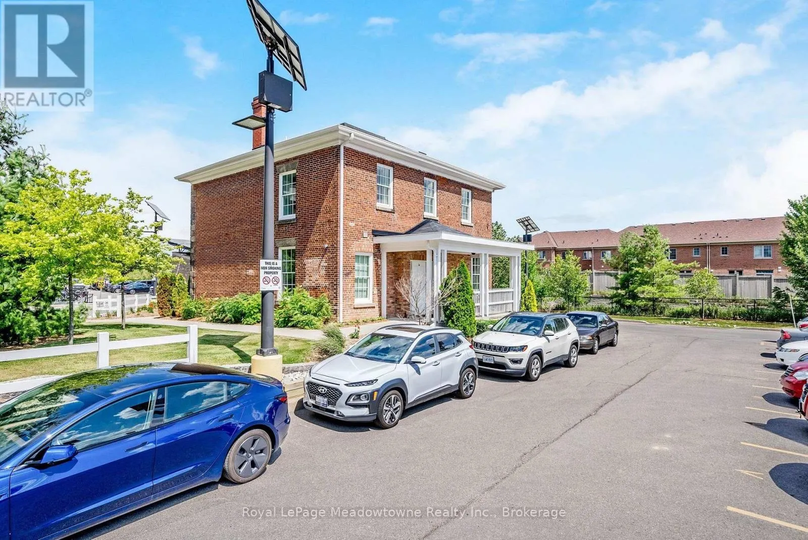 301 - 33 WHITMER STREET #301