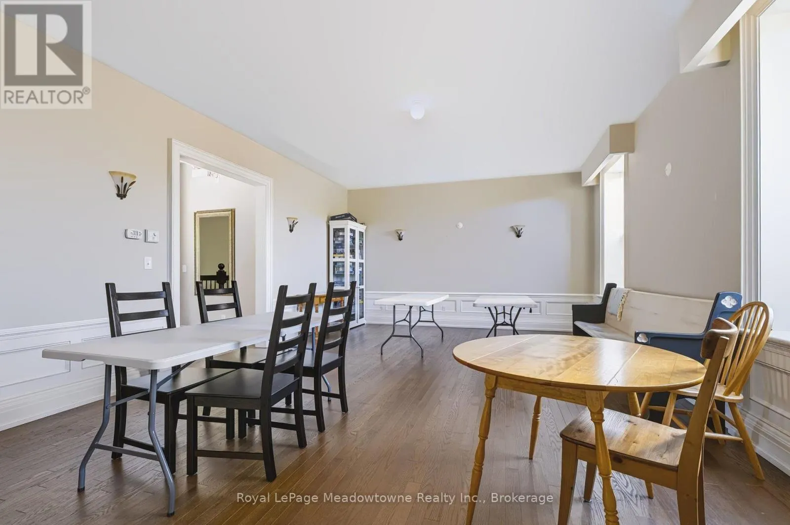 301 - 33 WHITMER STREET #301