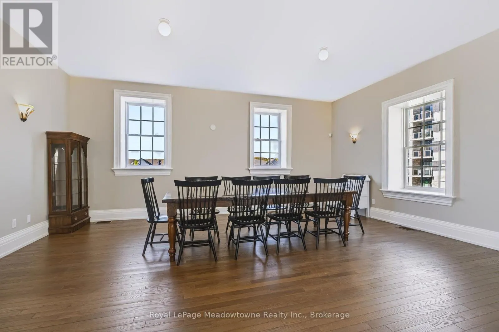 301 - 33 WHITMER STREET #301