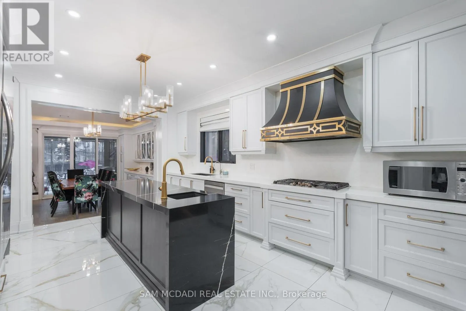 1540 MISSISSAUGA ROAD