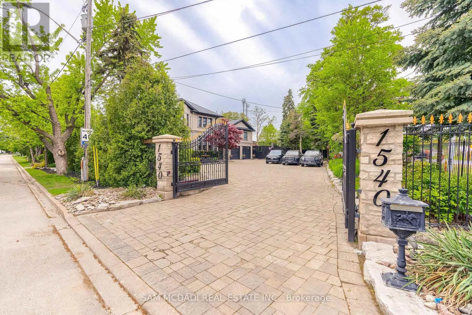 1540 MISSISSAUGA ROAD