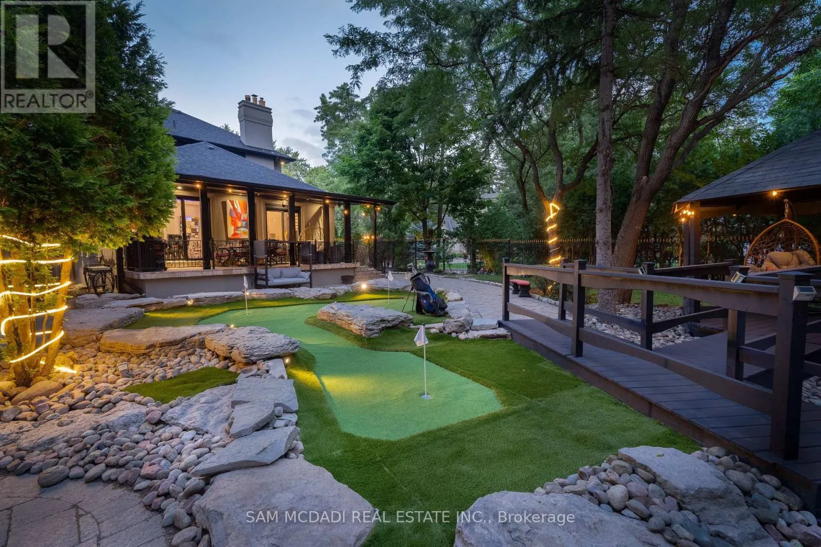 1540 MISSISSAUGA ROAD