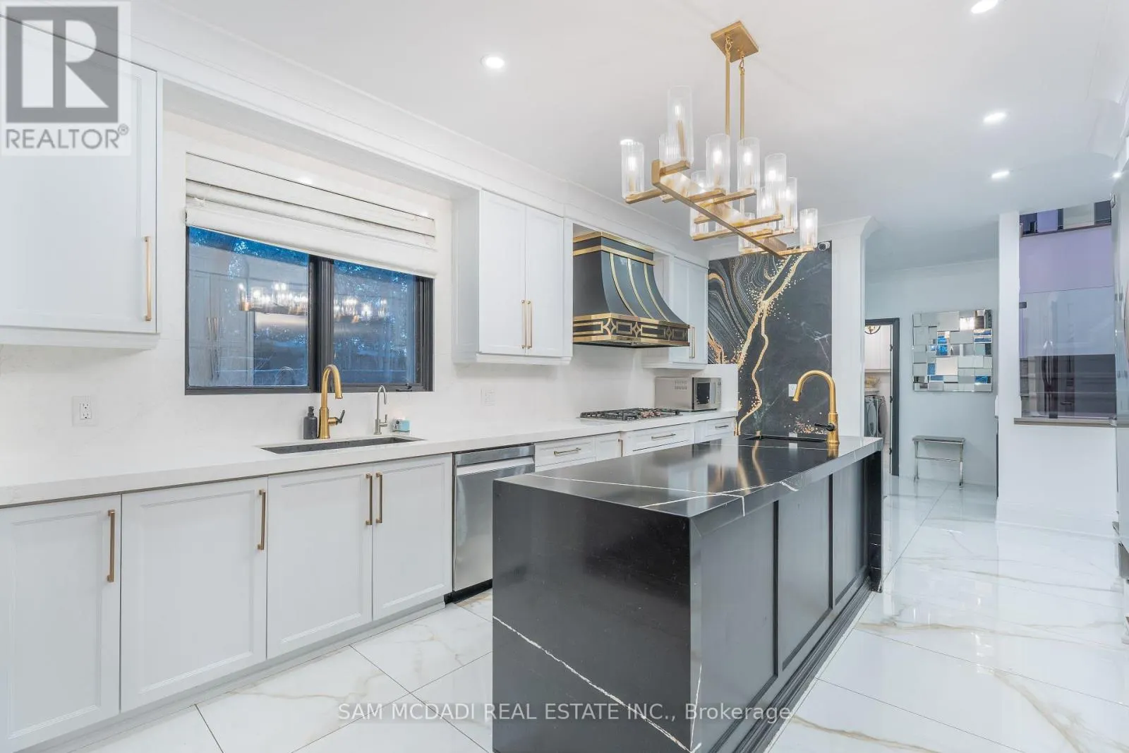1540 MISSISSAUGA ROAD