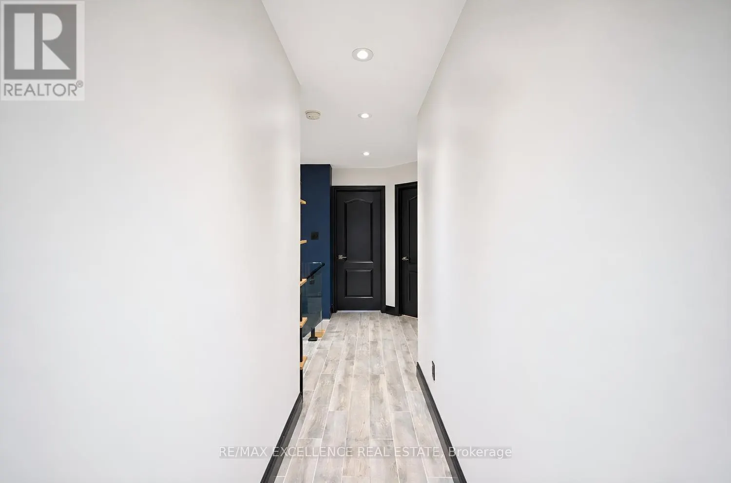 20 MANETT CRESCENT