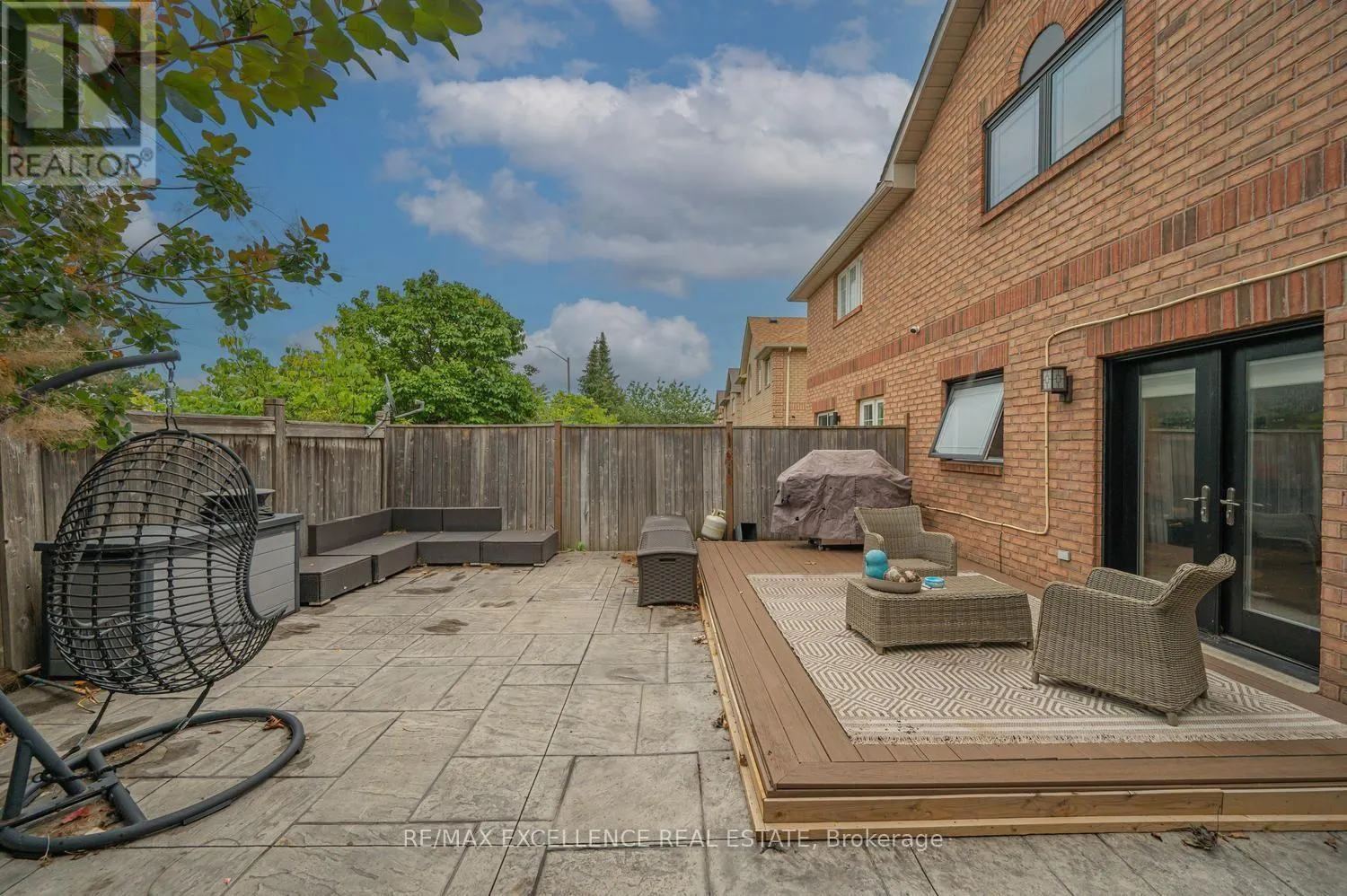 20 MANETT CRESCENT