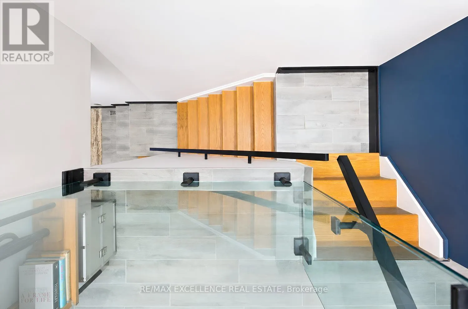20 MANETT CRESCENT