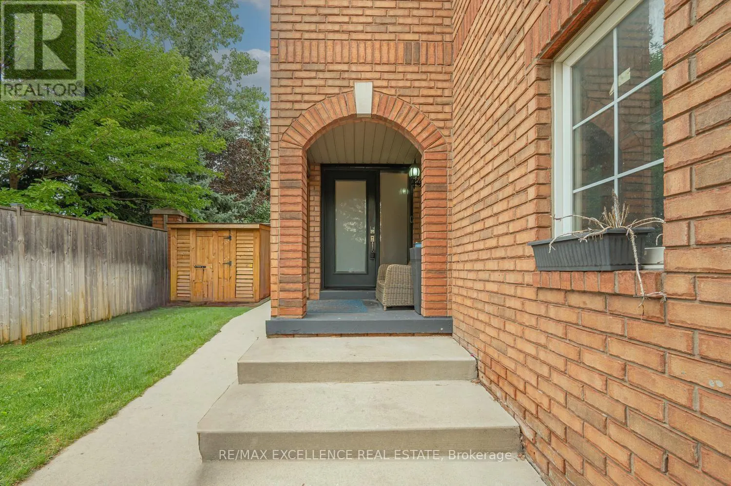 20 MANETT CRESCENT