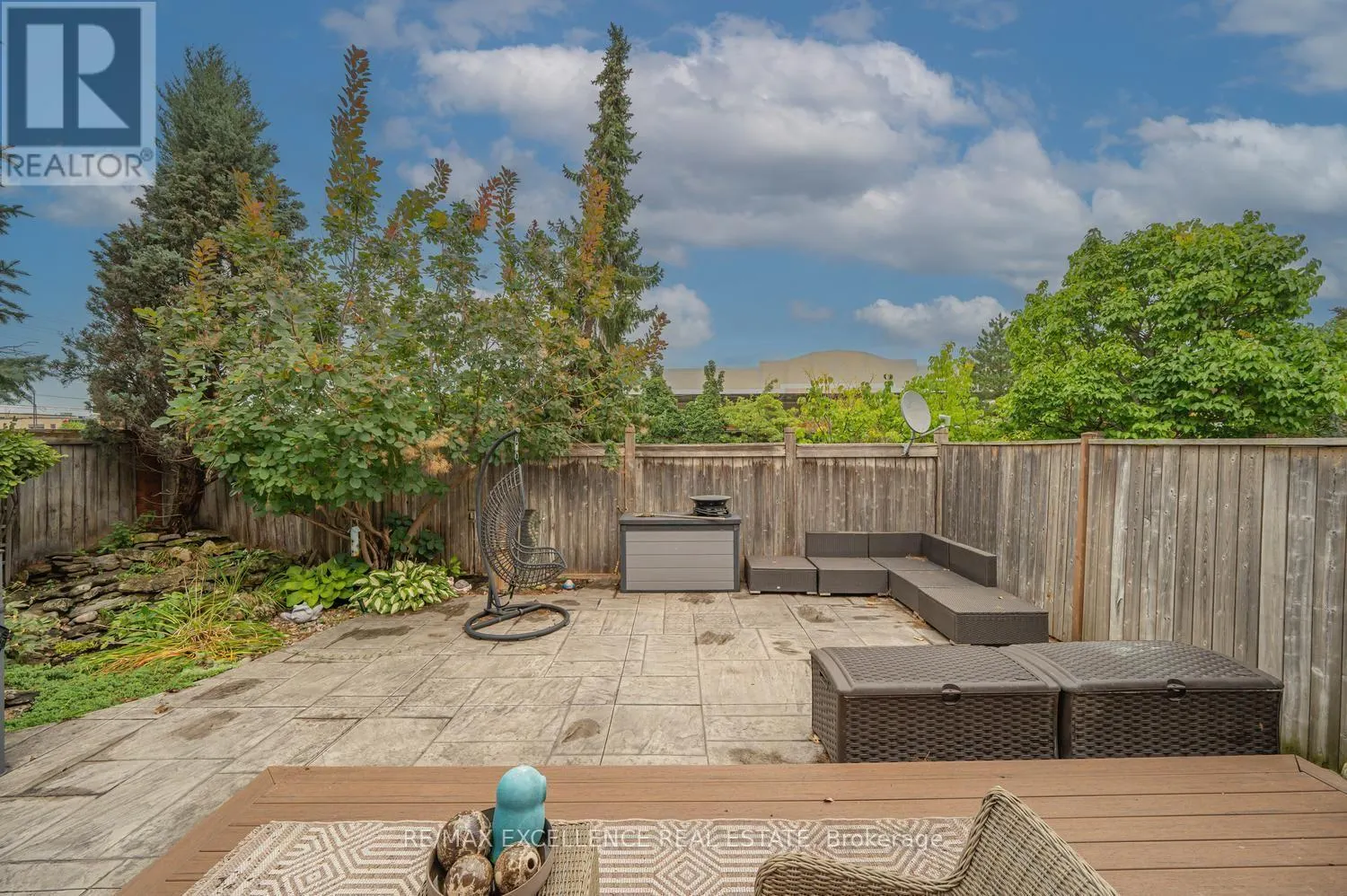20 MANETT CRESCENT