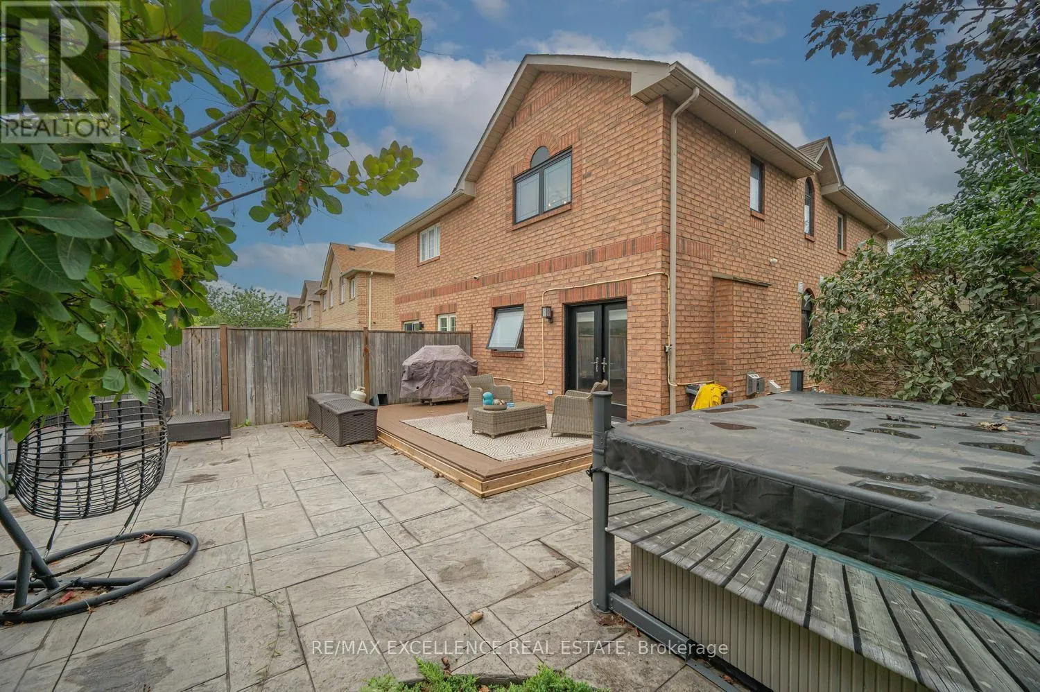 20 MANETT CRESCENT