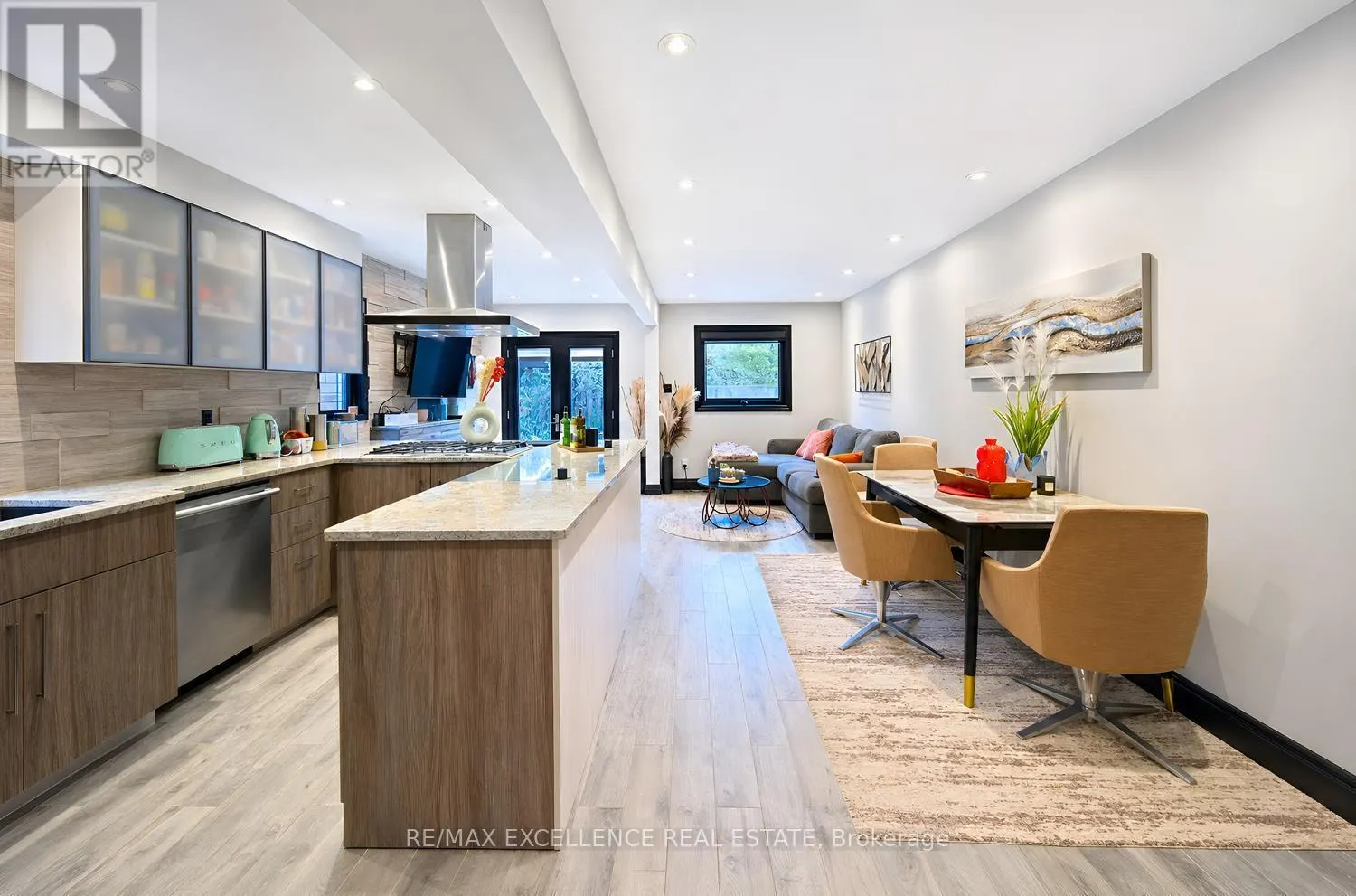 20 MANETT CRESCENT