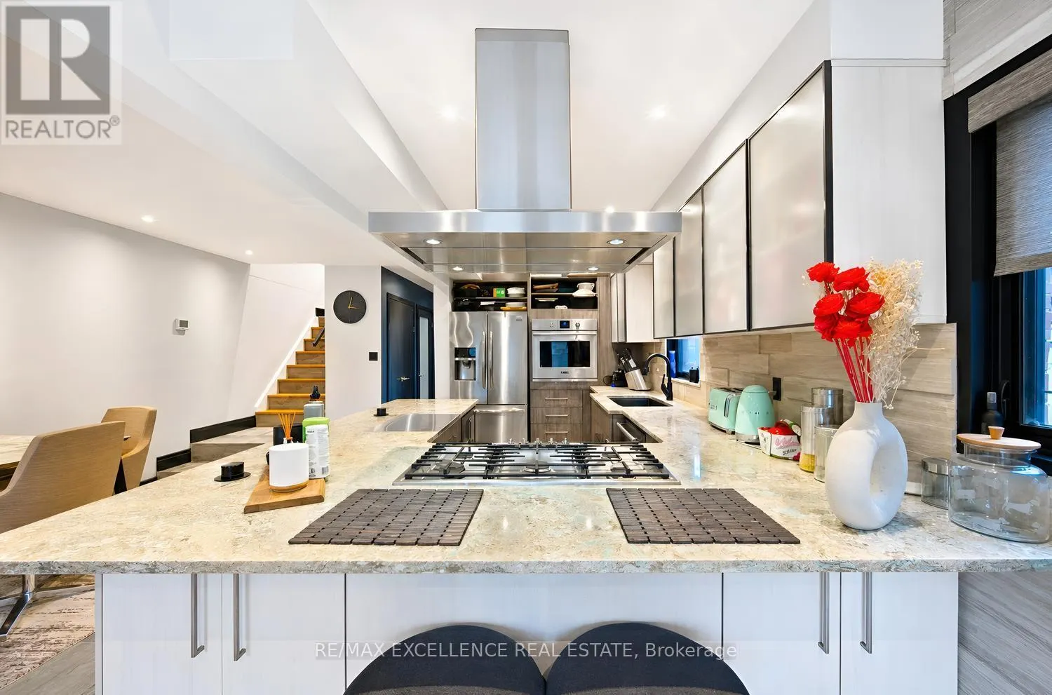 20 MANETT CRESCENT