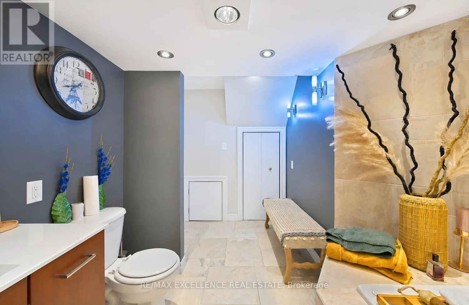20 MANETT CRESCENT