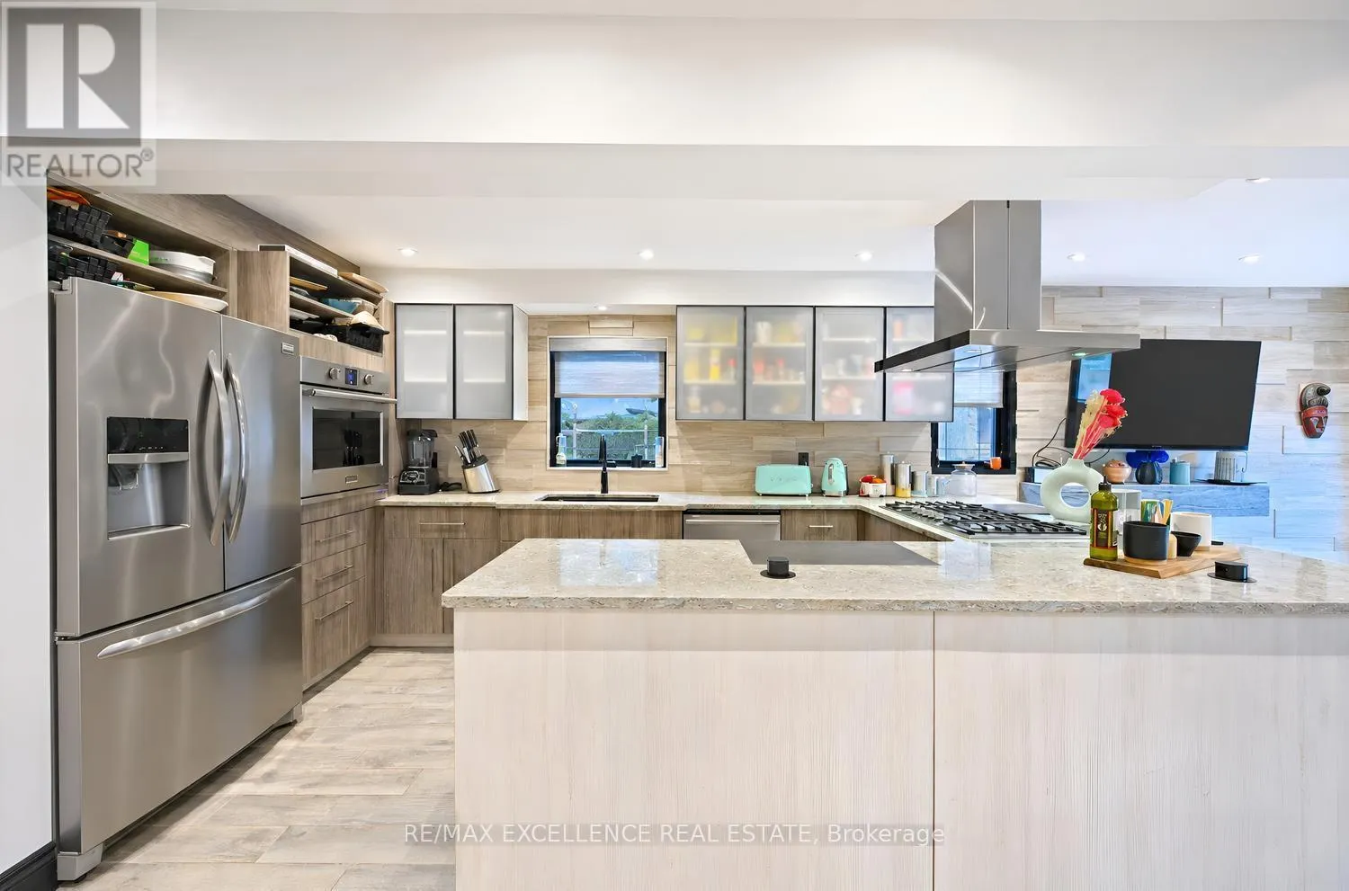 20 MANETT CRESCENT