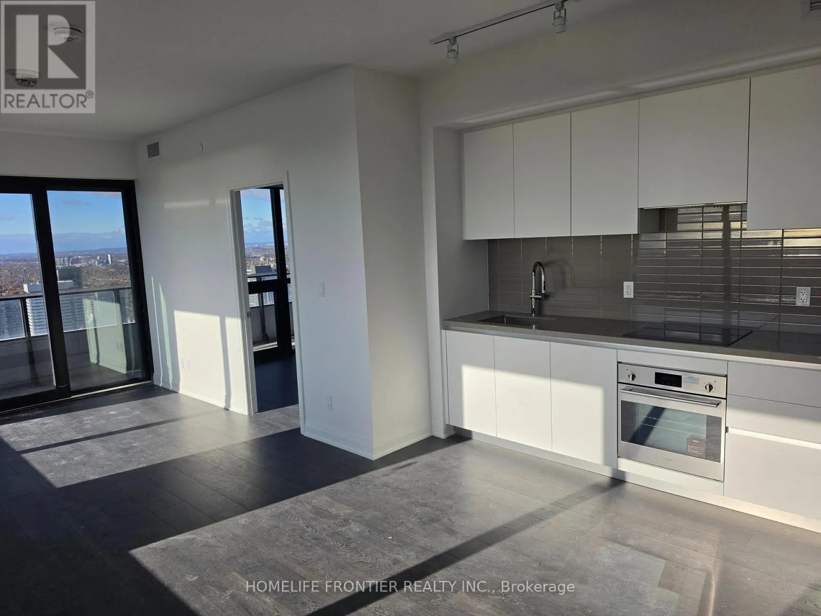 4015 THE EXCHANGE DRIVE