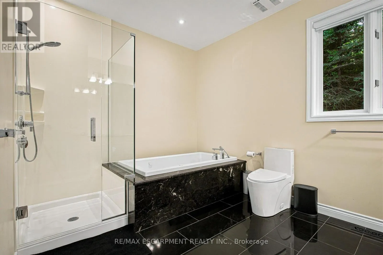 139 OAKLANDS PARK COURT