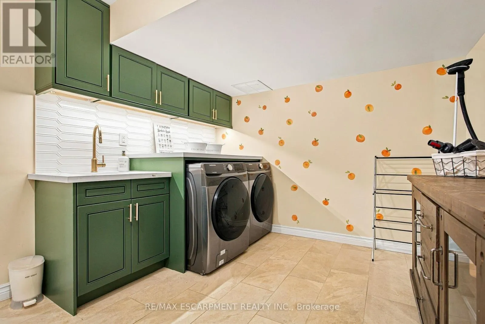 139 OAKLANDS PARK COURT
