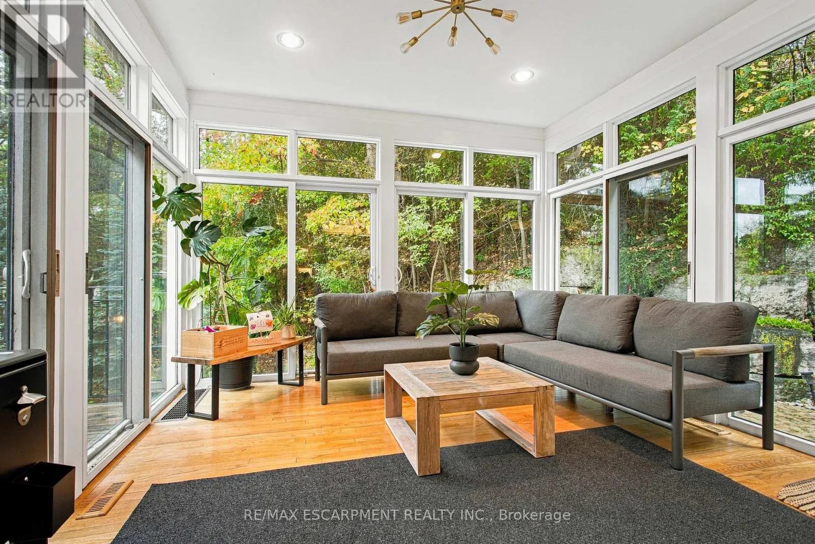 139 OAKLANDS PARK COURT
