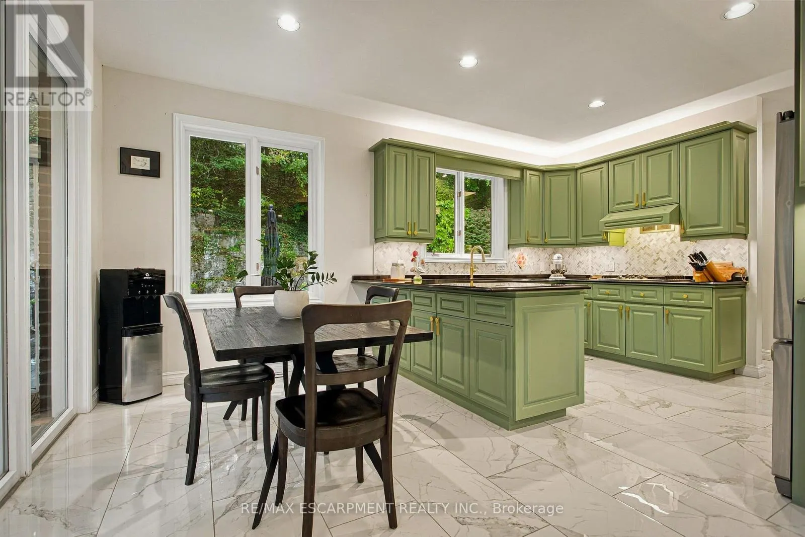 139 OAKLANDS PARK COURT