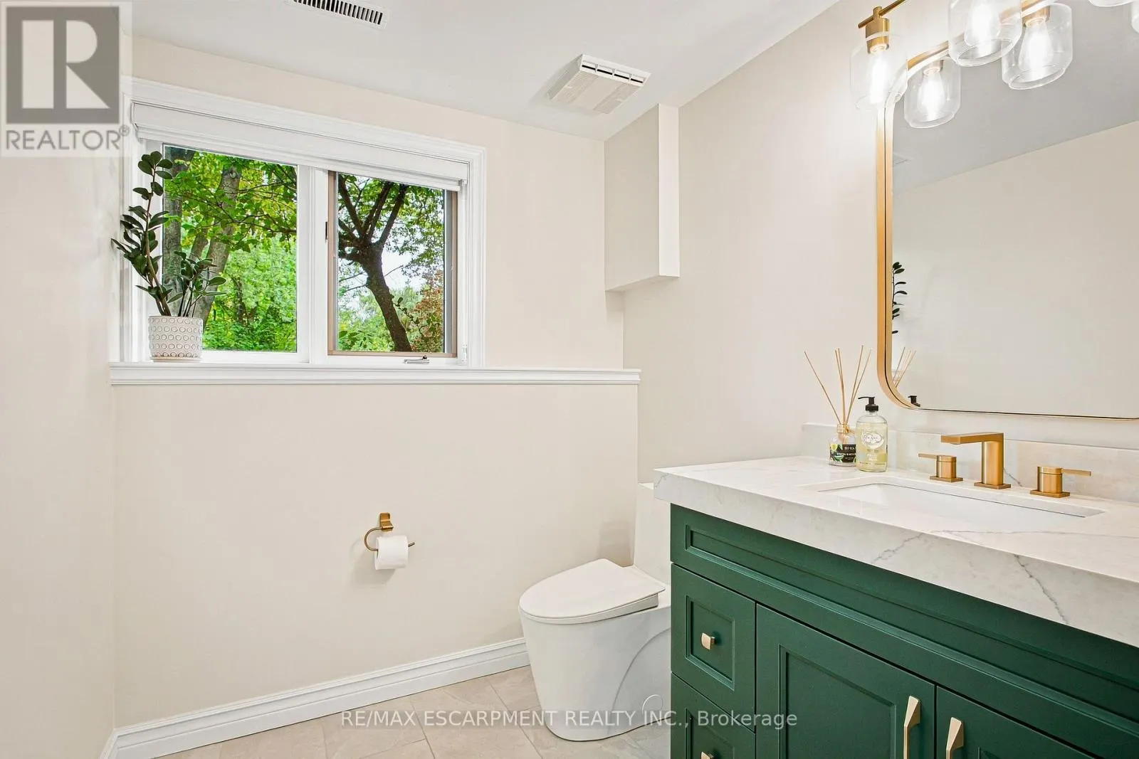 139 OAKLANDS PARK COURT