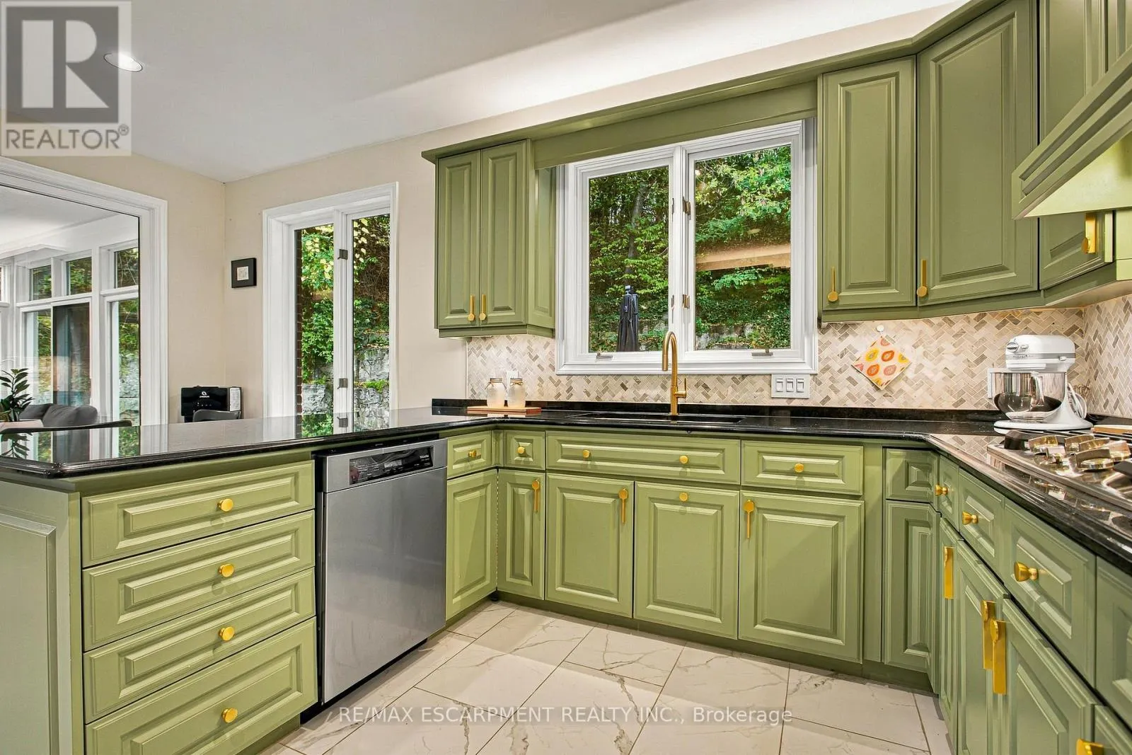 139 OAKLANDS PARK COURT