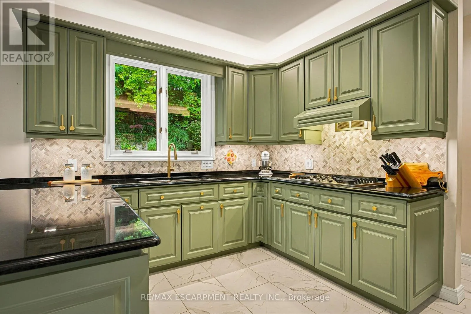 139 OAKLANDS PARK COURT