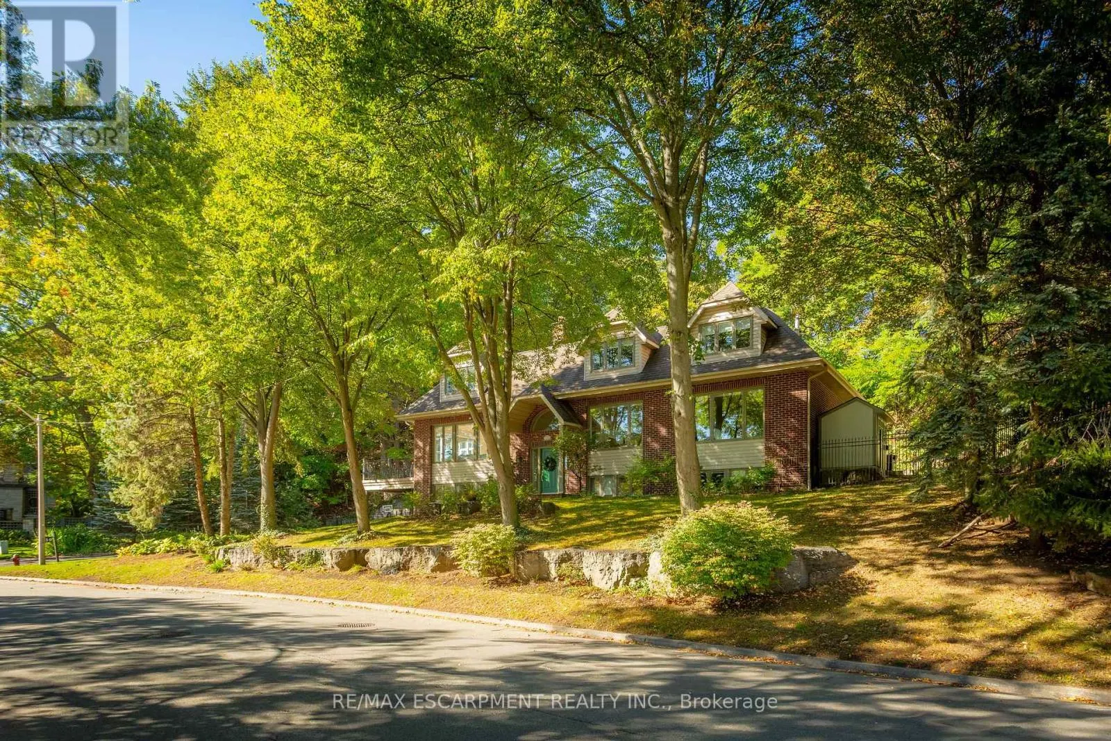 139 OAKLANDS PARK COURT
