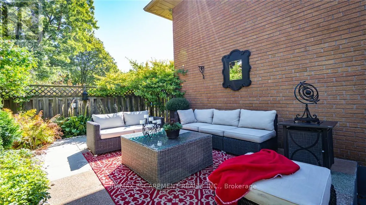517 ROSEDALE CRESCENT