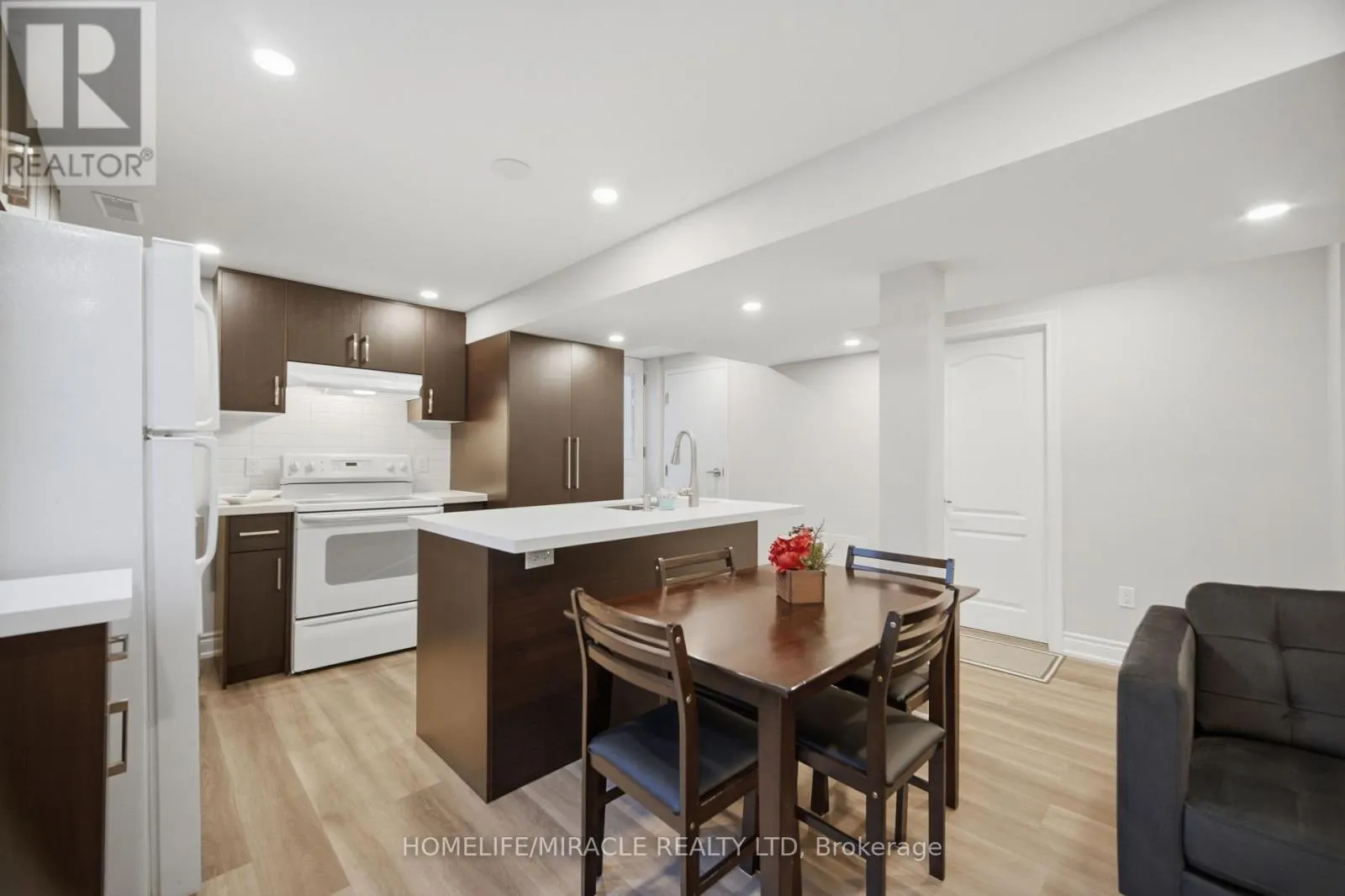 BASEMENT - 3008 BRITANNIA ROAD W