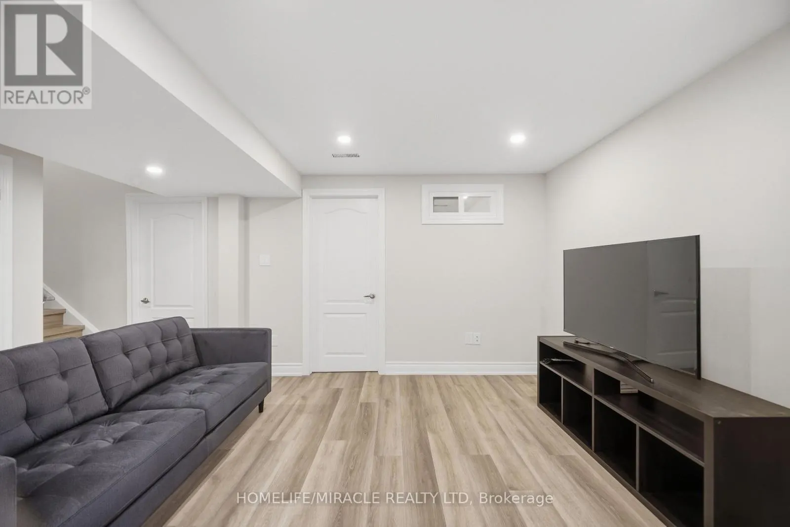 BASEMENT - 3008 BRITANNIA ROAD W