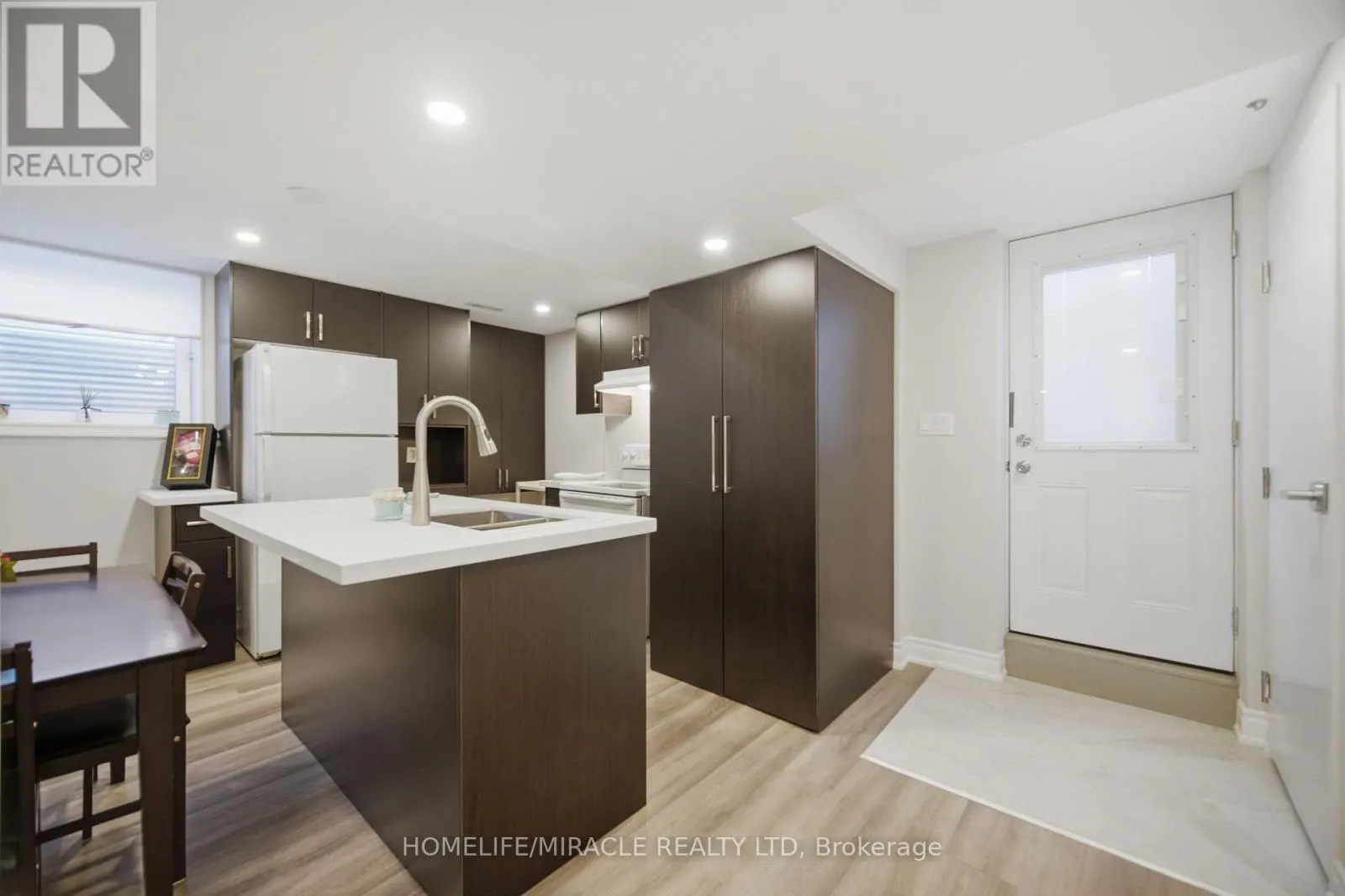 BASEMENT - 3008 BRITANNIA ROAD W