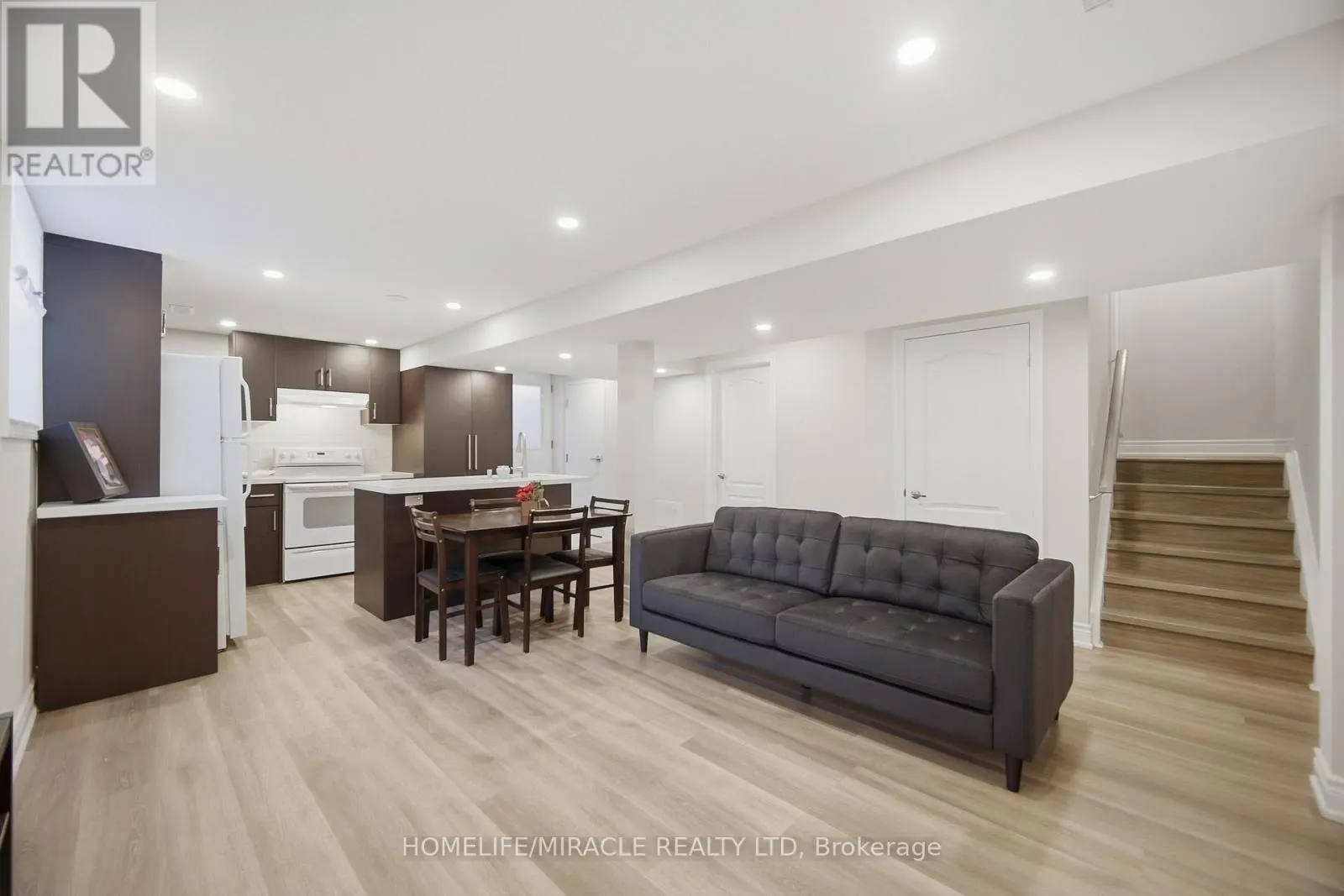 BASEMENT - 3008 BRITANNIA ROAD W