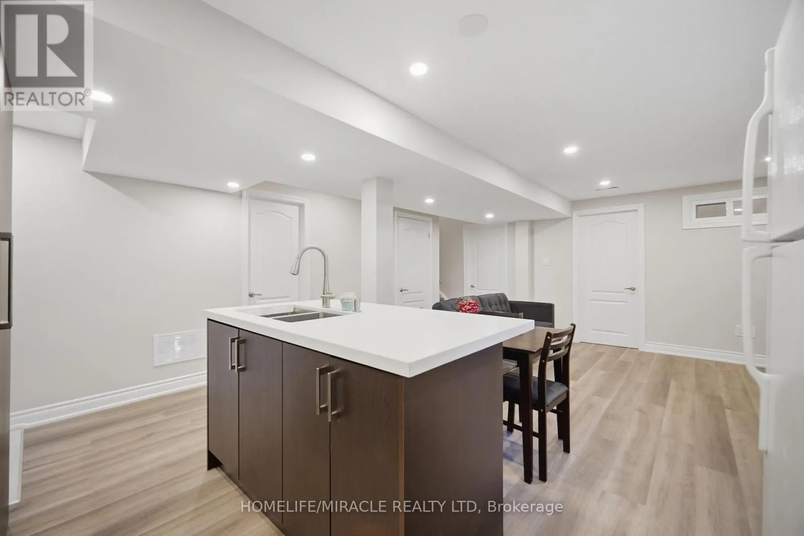 BASEMENT - 3008 BRITANNIA ROAD W