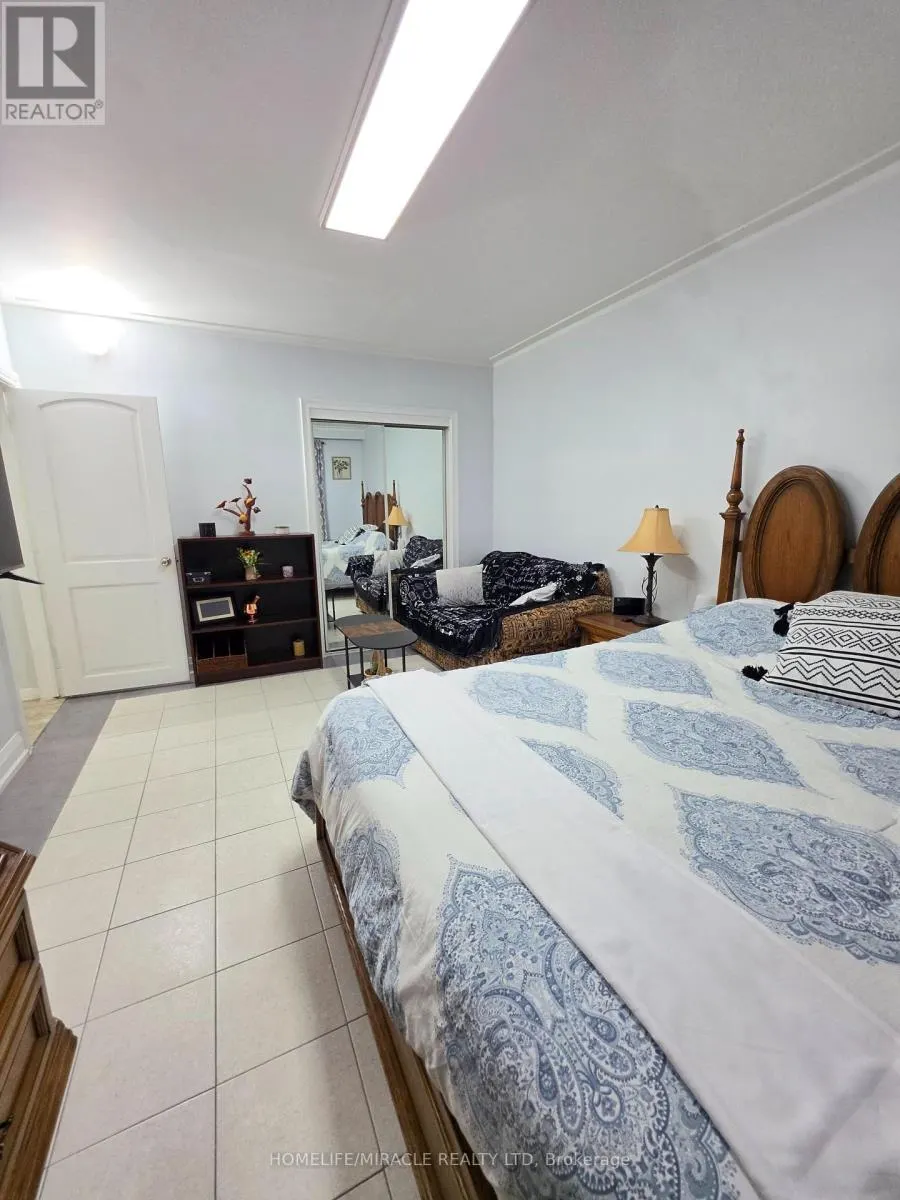 UNIT # 2 - 230 BICKNELL AVENUE