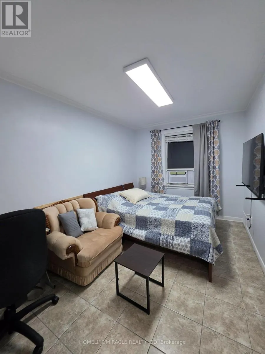 UNIT # 2 - 230 BICKNELL AVENUE