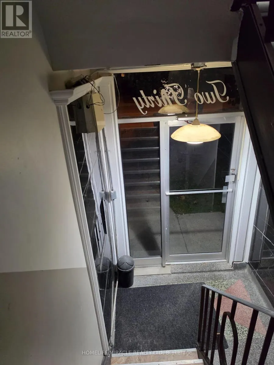 UNIT # 2 - 230 BICKNELL AVENUE
