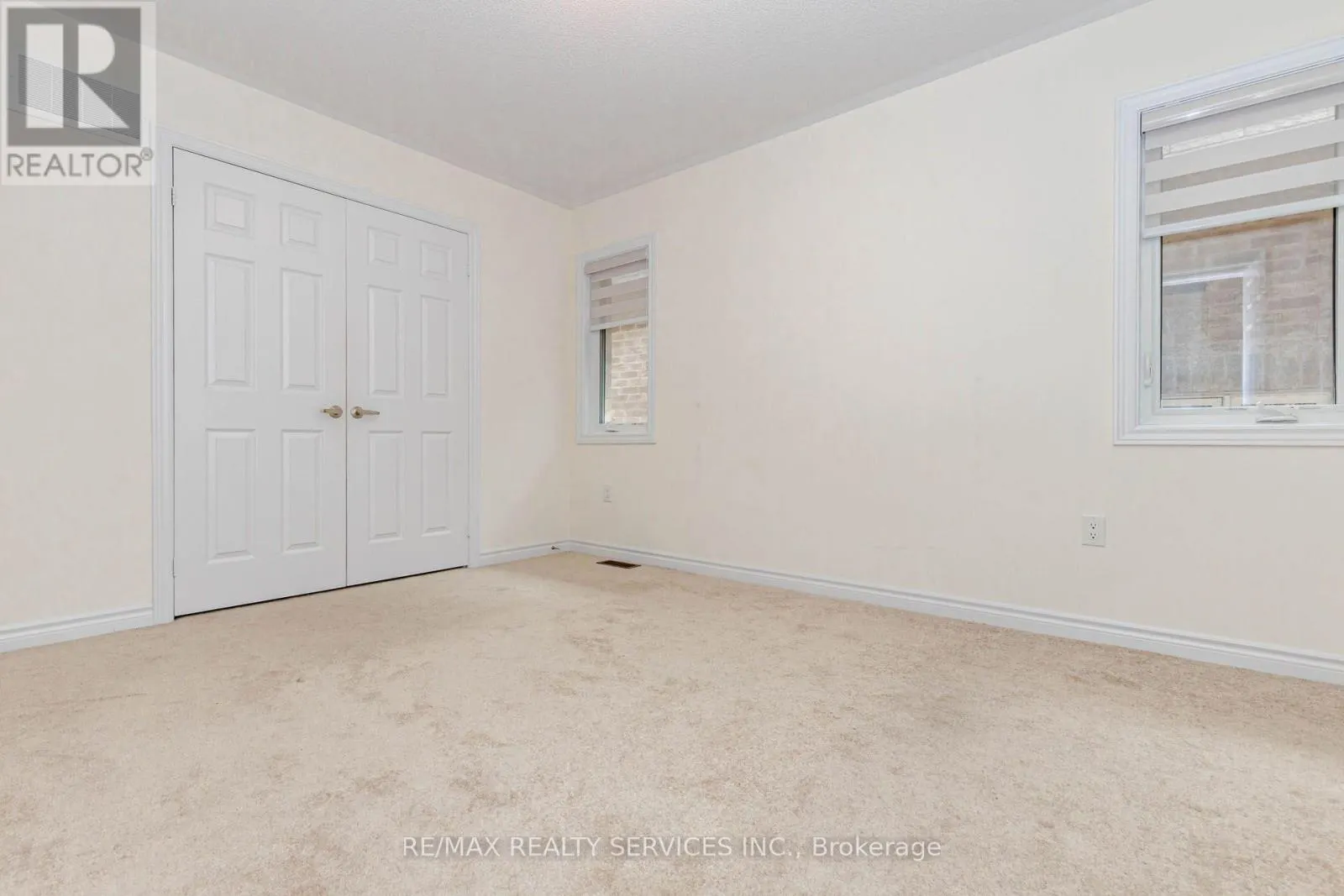 37 ROYAL FERN CRESCENT
