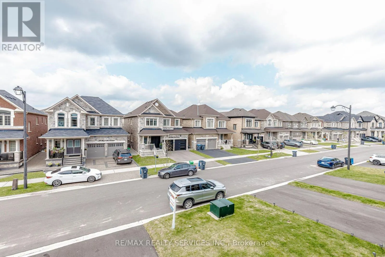 37 ROYAL FERN CRESCENT