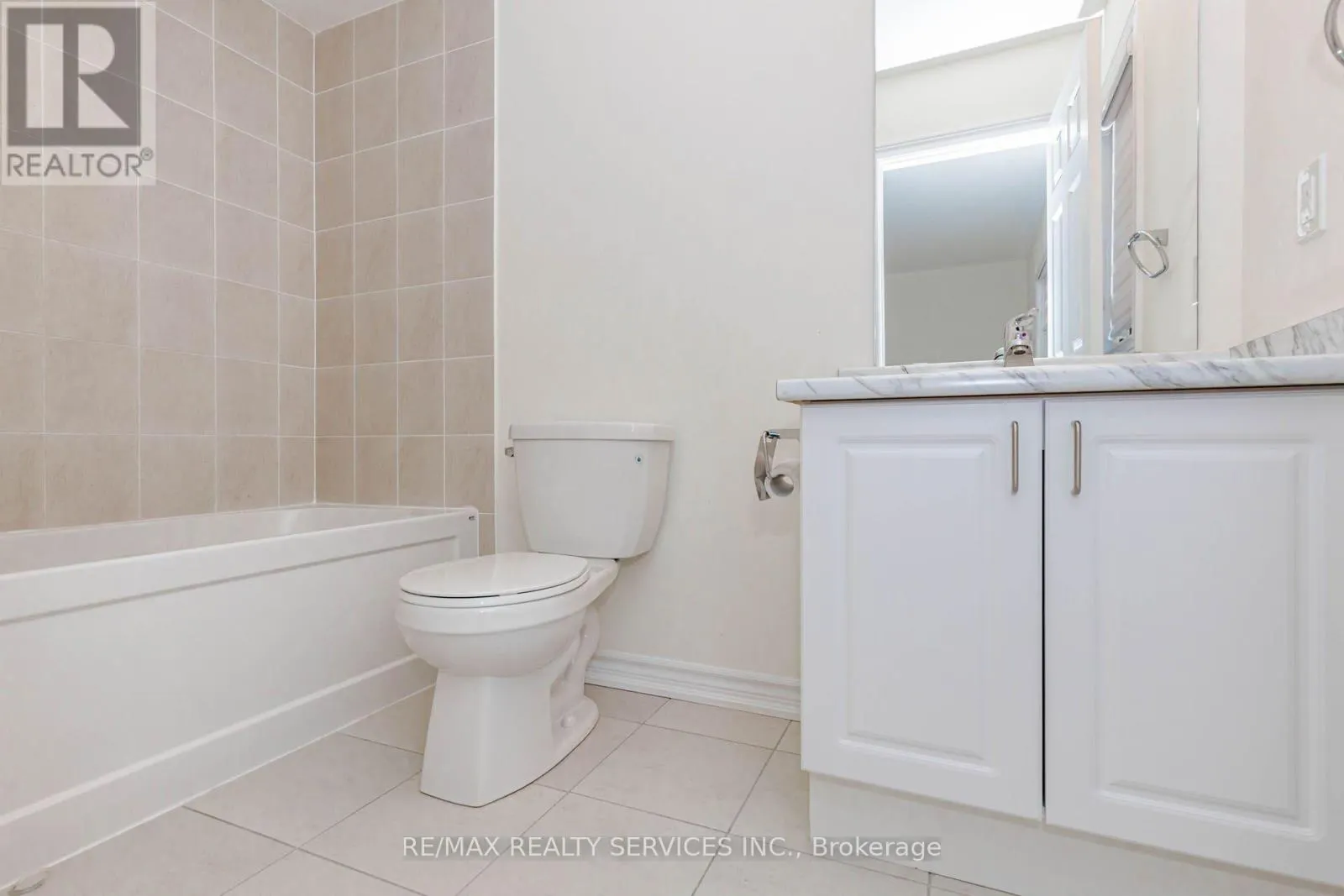 37 ROYAL FERN CRESCENT