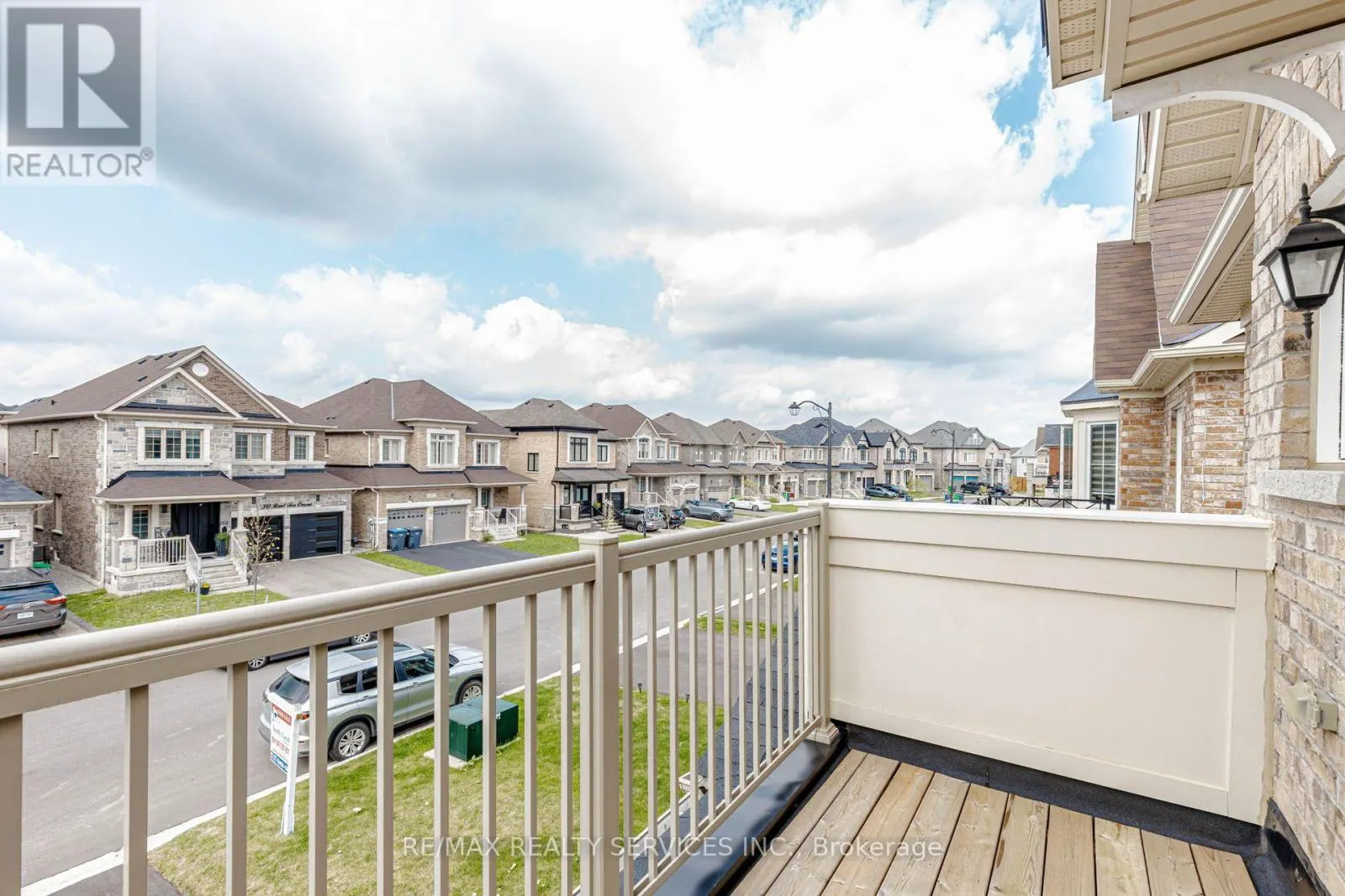37 ROYAL FERN CRESCENT