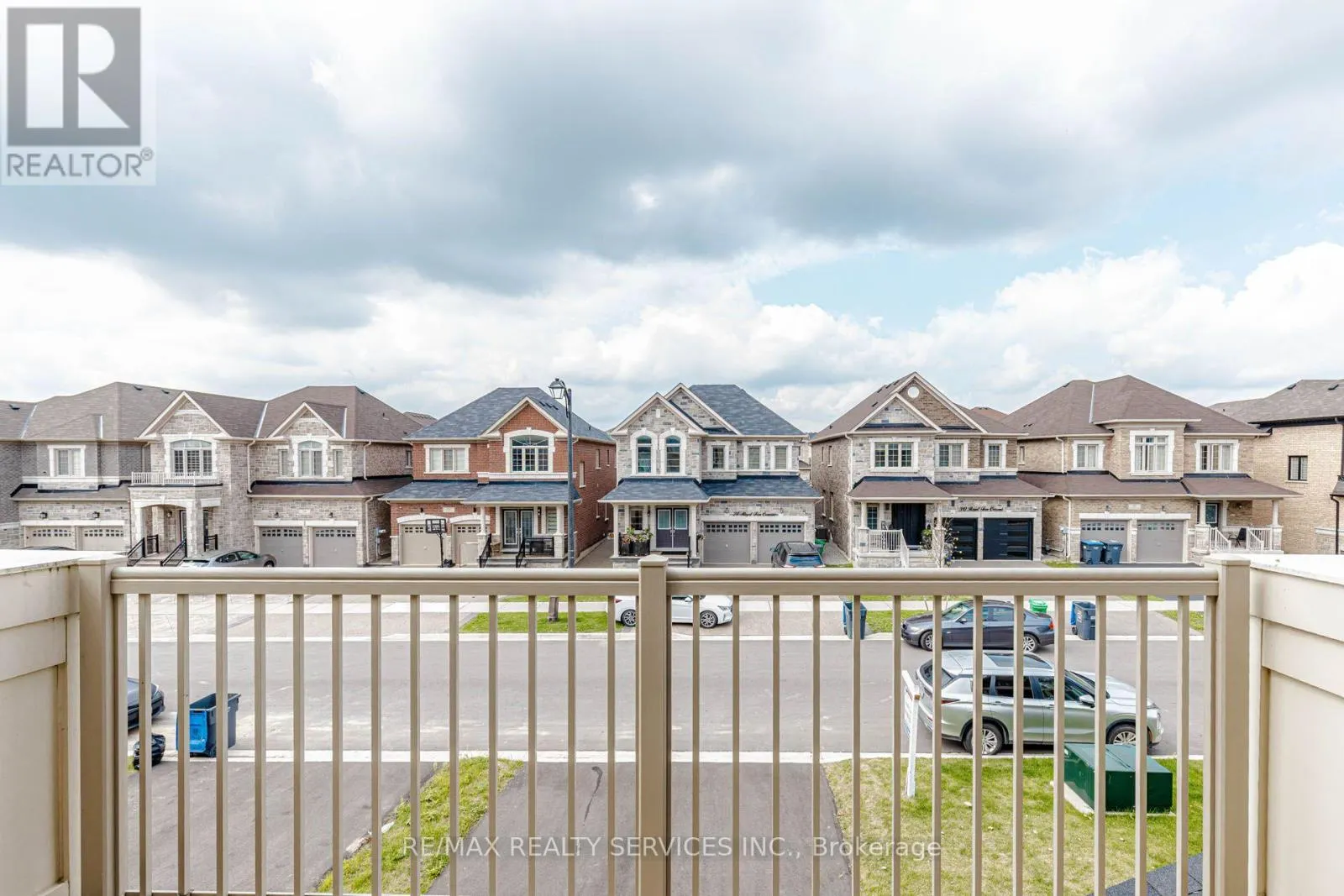37 ROYAL FERN CRESCENT